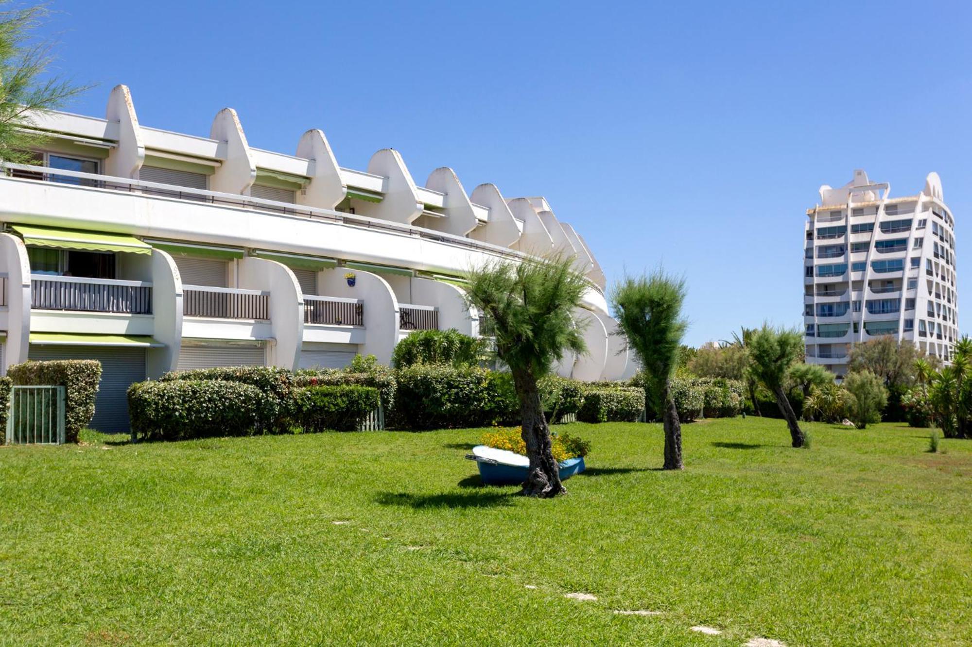 Chez Fabienne - Superbe Appartement Avec Vue Sur La Mer Et Parking La Grande-Motte Kültér fotó